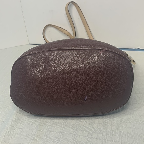 Michael Michale Kors jet set tote in Brown/buff with gold hardware. - Picture 5 of 11